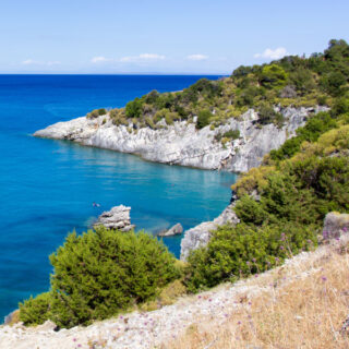 Isola di Ponza: le Spiagge più Belle e come arrivarci in Traghetto